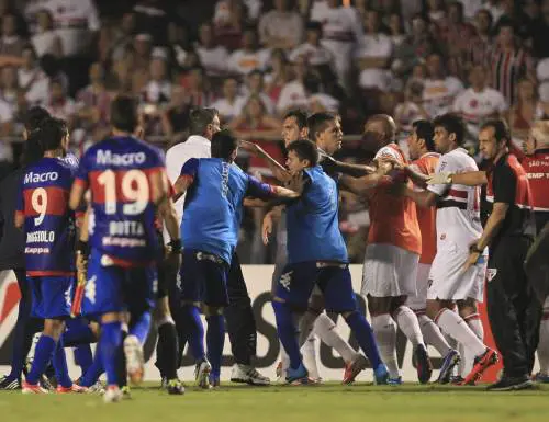 Souvenir dal Brasile: nella finale di coppa botte, pistole, sangue