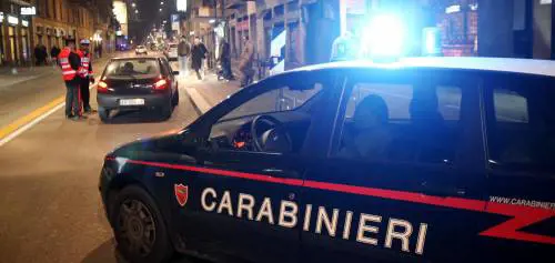 Auto comprate con assegni falsi Beffato due volte denuncia tutti