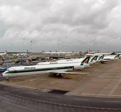 Corsa contro il tempo dei viaggiatori Alitalia per salvare 32 miliardi di Millemiglia