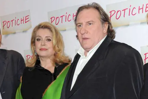 Il 40% dei francesi sta con Depardieu