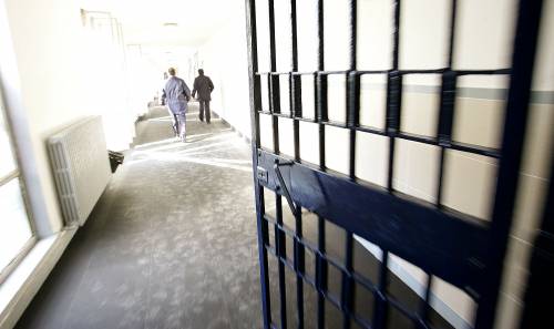 Varese, evasi tre detenuti dal carcere