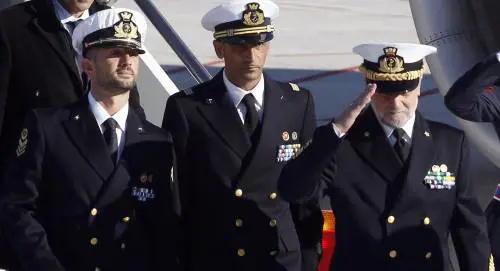 I marò a casa in lacrime: «Grazie a tutti»