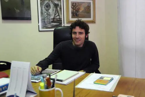 Calevo torna al lavoro accolto dagli applausi dei dipendenti