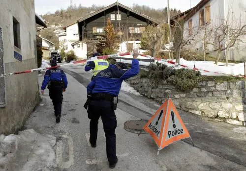 Uomo spara e uccide tre persone. Solita strage degli Usa? No, in Svizzera