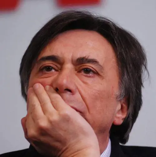 Rai, Freccero contro Campo dall'Orto: "Le nomine dei direttori Tg sono un regalo a Renzi"