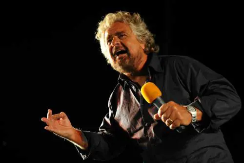 Grillo fa i nomi degli indagati tra i candidati del Partito Democratico