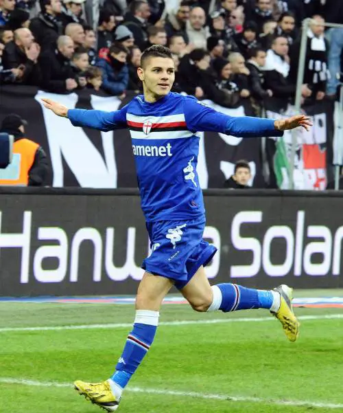 L'attaccante doriano Mauro Icardi festeggia dopo il gol