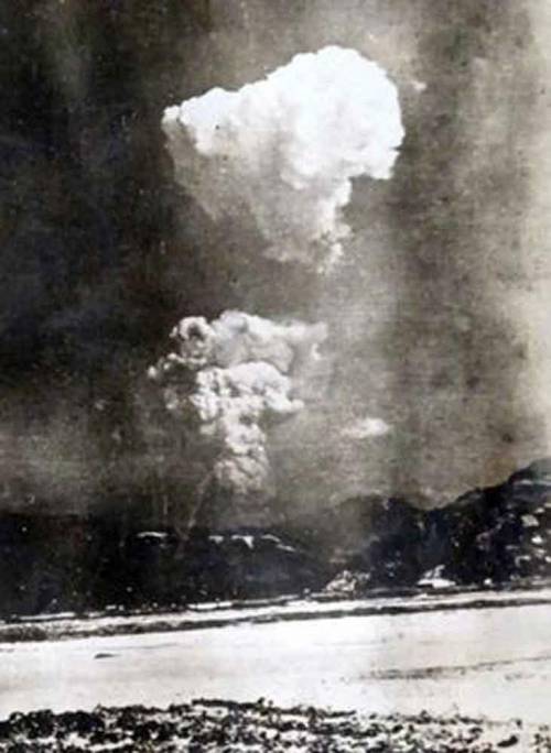 L'immagine inedita del fungo atomico su Hiroshima, scattata nel 1945
