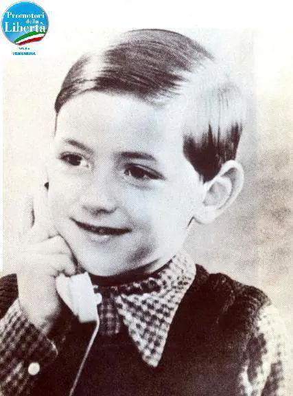 Saronno, in mostra le foto dell'infanzia del Cav