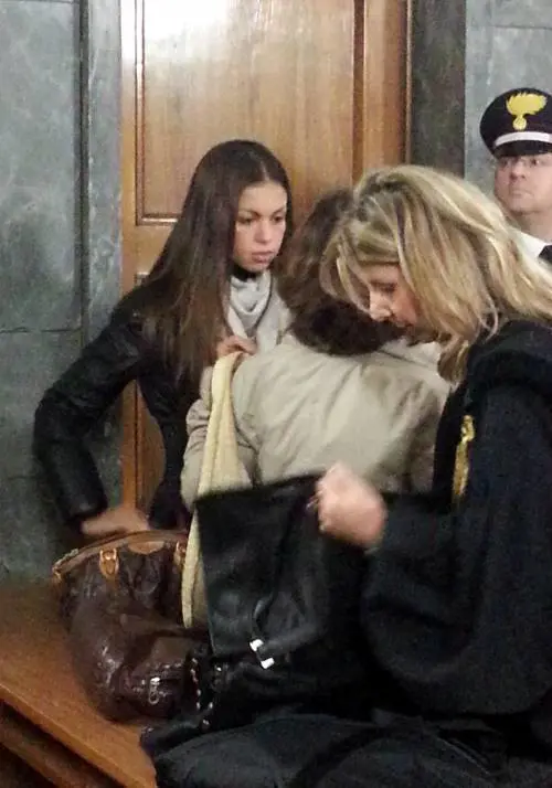 L'arrivo di Ruby in Aula al tribunale di Milano