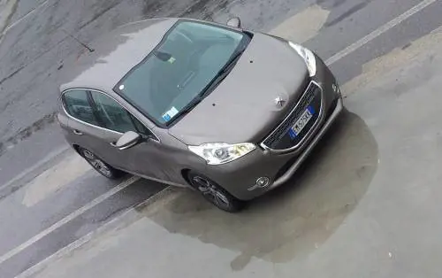Peugeot 208 1.2 VTi