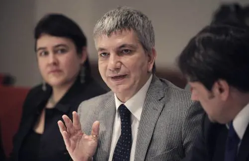 Vendola: "Io gay a Roma ho paura di uscire" 
