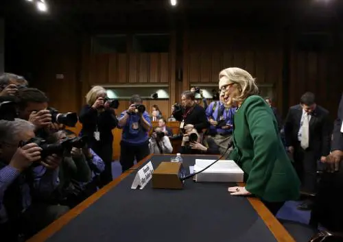 Usa, Hillary Clinton depone su attacco all'ambasciata di Bengasi