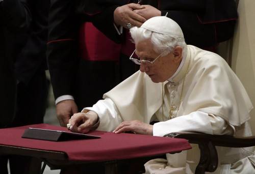 Il Papa benedice i social network: "Non sono mondo parallelo"