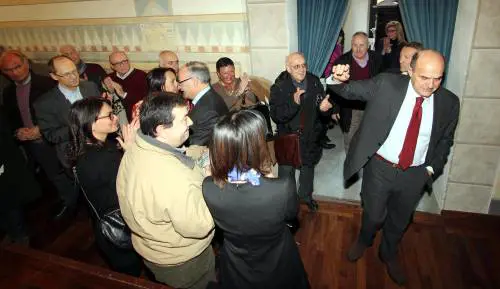 Bersani: "Berlusconi indecente"