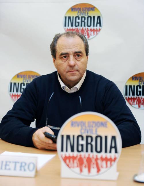 Antonio Di Pietro durante la conferenza stampa di presentazione di "Rivoluzione Civile"