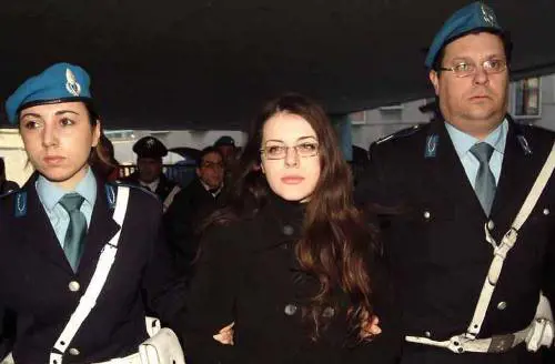 Seimila euro per studiare alla «Bestia di Satana»