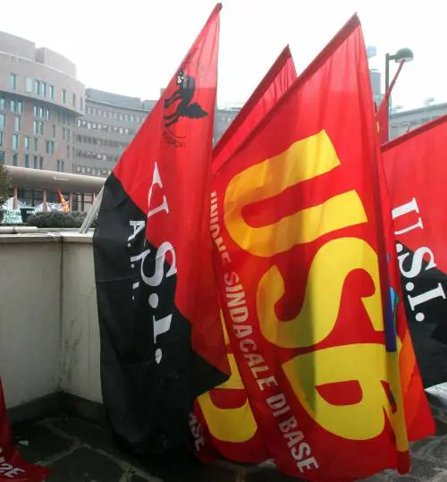 San Raffaele, i 244 licenziati: «Ora chi ci paga, il sindacato?»