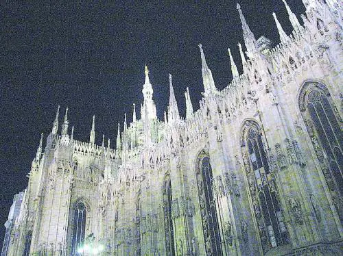 Aveva tradito il suo amato. Vagherebbe da secoli nel Duomo