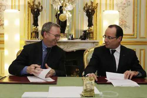 II presidente francese Francois Hollande e il numero uno di Google Eric Schmidt
