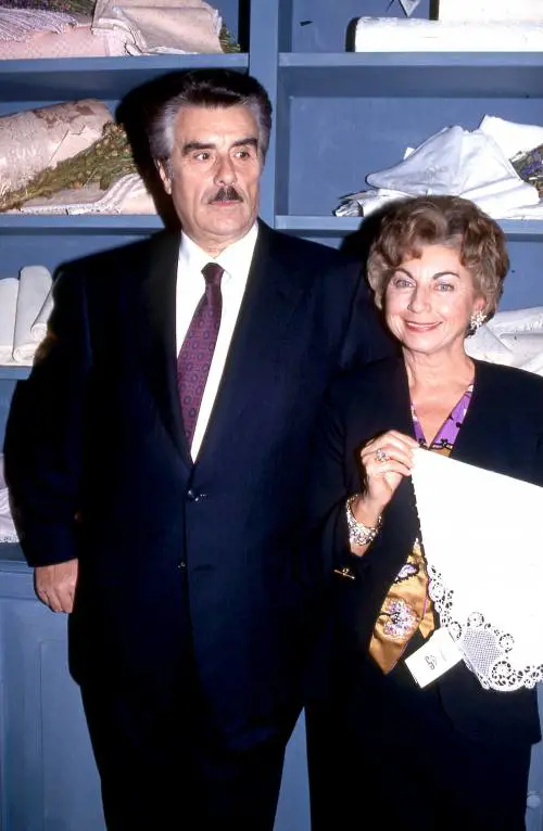 Lady Muccioli contro Sanpa: "Via la tomba di mio marito"