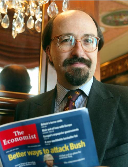 L'ex direttore dell'Economist Bill Ellmott