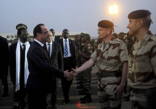 Il president Francois Hollande incontra Diancounda Traore