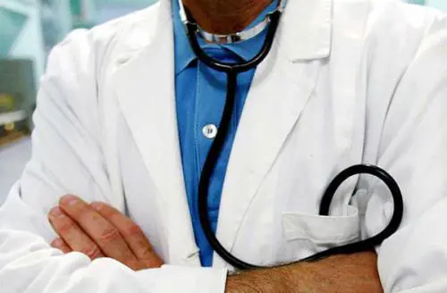 Abusi su minore, in arresto a Bari primario del reparto Neurologia