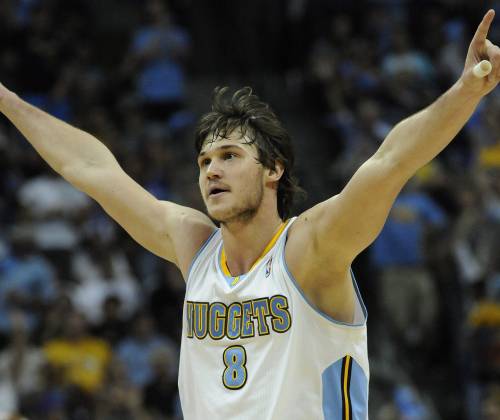 Gallinari firma il "canestro del secolo"