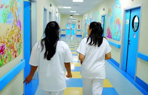 Si sveglia dal coma e accusa il fidanzato di averla quasi uccisa