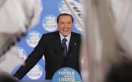Berlusconi imita Bersani