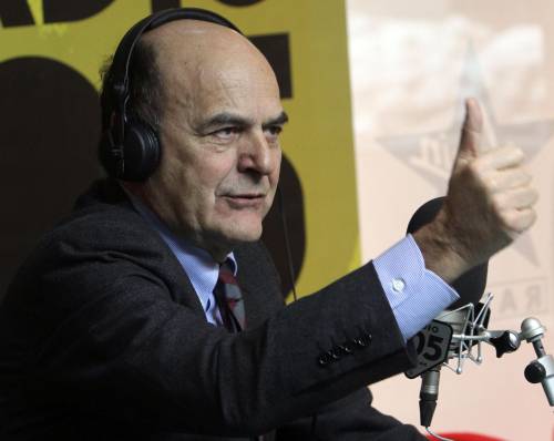 Il segretario del Pd Pier Luigi Bersani a Radio 105