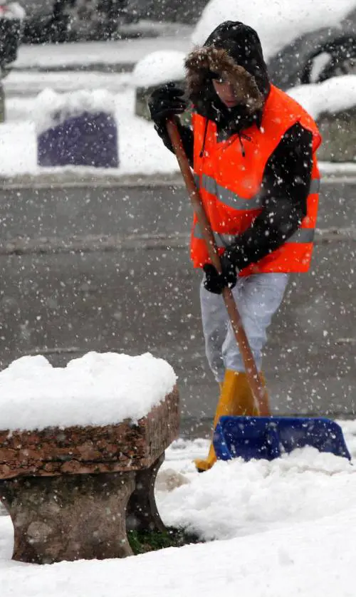 Neve, dopo i disagi arriva il gelo