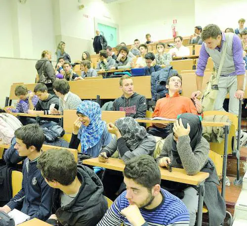 Studenti con le valigie: tre giovani su quattro pronti a lasciare la città