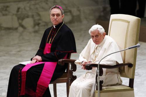 Dimissioni Benedetto XVI, da Georg allo Ior, le ultime scelte prima di andarsene
