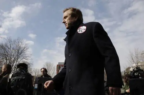 "Scelga Robert Kennedy come vice": la strana proposta di Bannon a Trump