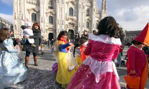 La maschera più votata è quella di Monti Ma nessuno la trova