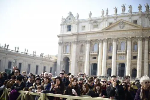 Cinquantamila fedeli al penultimo Angelus di Benedetto XVI