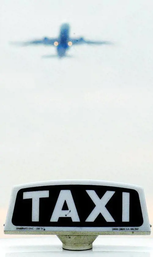 Tassisti abusivi a Malpensa: stop alla banda dei pakistani