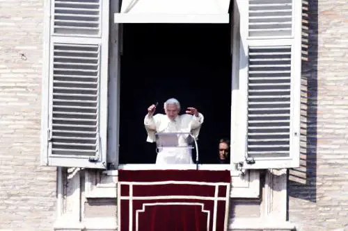 L'ultima settimana da Pontefice per sfidare la Curia