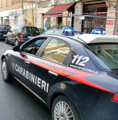 Mette al mondo una bambina e poi la uccide nella lavatrice