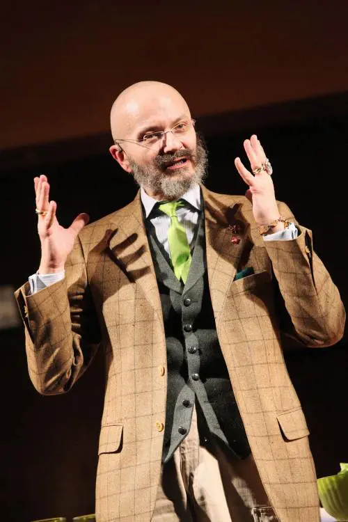 Giannino verso le dimissioni: non ha nemmeno la laurea