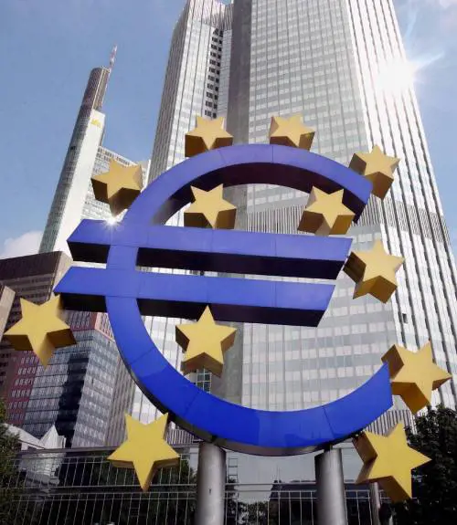 Grillo & Silvio: in politica l'asse esiste già