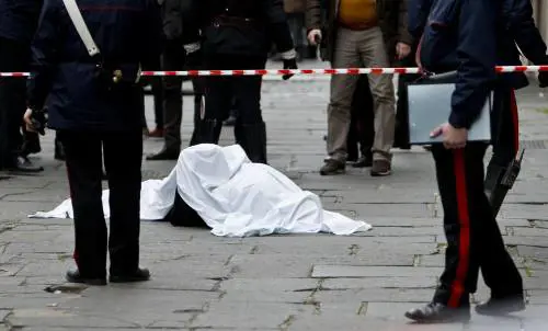 Roma, assalto a blindato