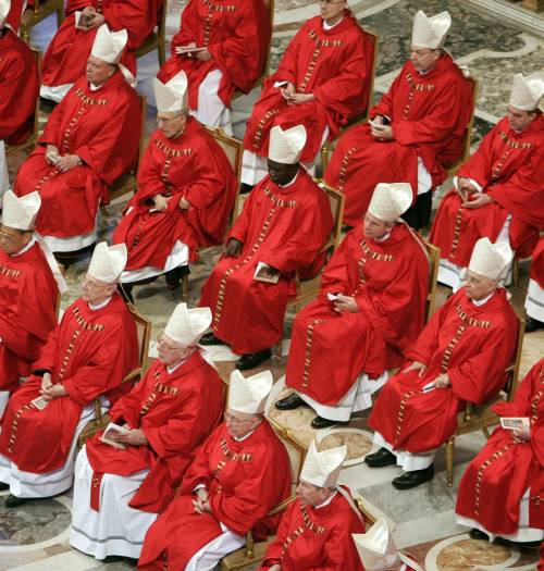 L'erede secondo Ratzinger: esperto e lontano dalla Curia