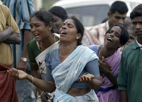 Maldive, stuprata dal patrigno e condannata a cento frustate