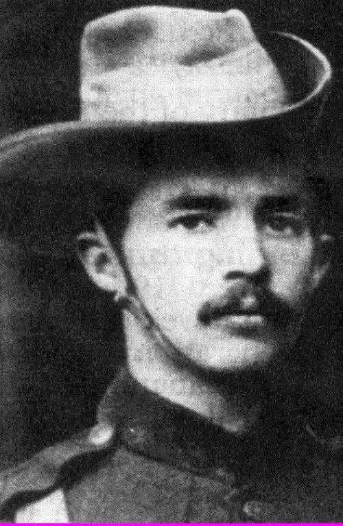 Erskine Childers romanziere-spia  che compete con Le Carré