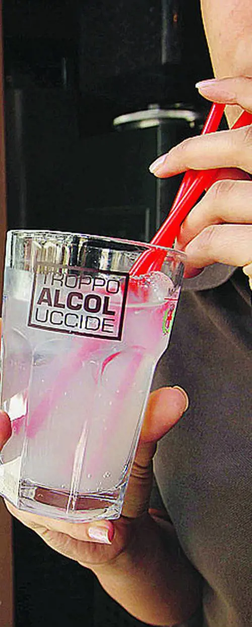 La pillola che fa bere meno: svolta nella lotta all'alcol 