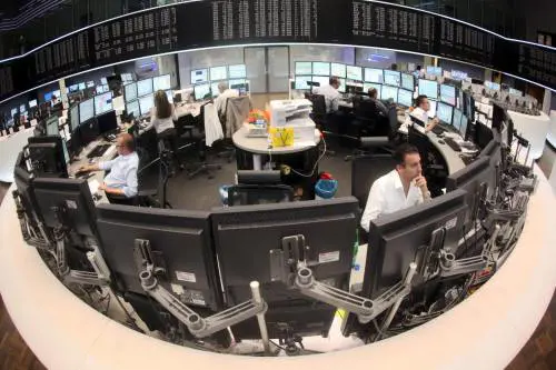 Gli Usa preoccupano le Borse: ribassi generalizzati nell'Ue