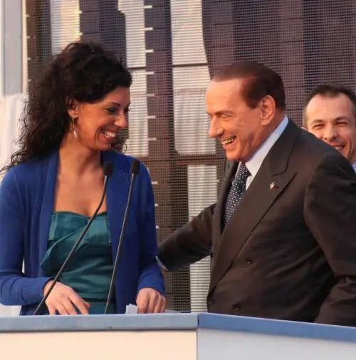 La verità sulla gag col Cav: "Angela si è vantata con tutti"